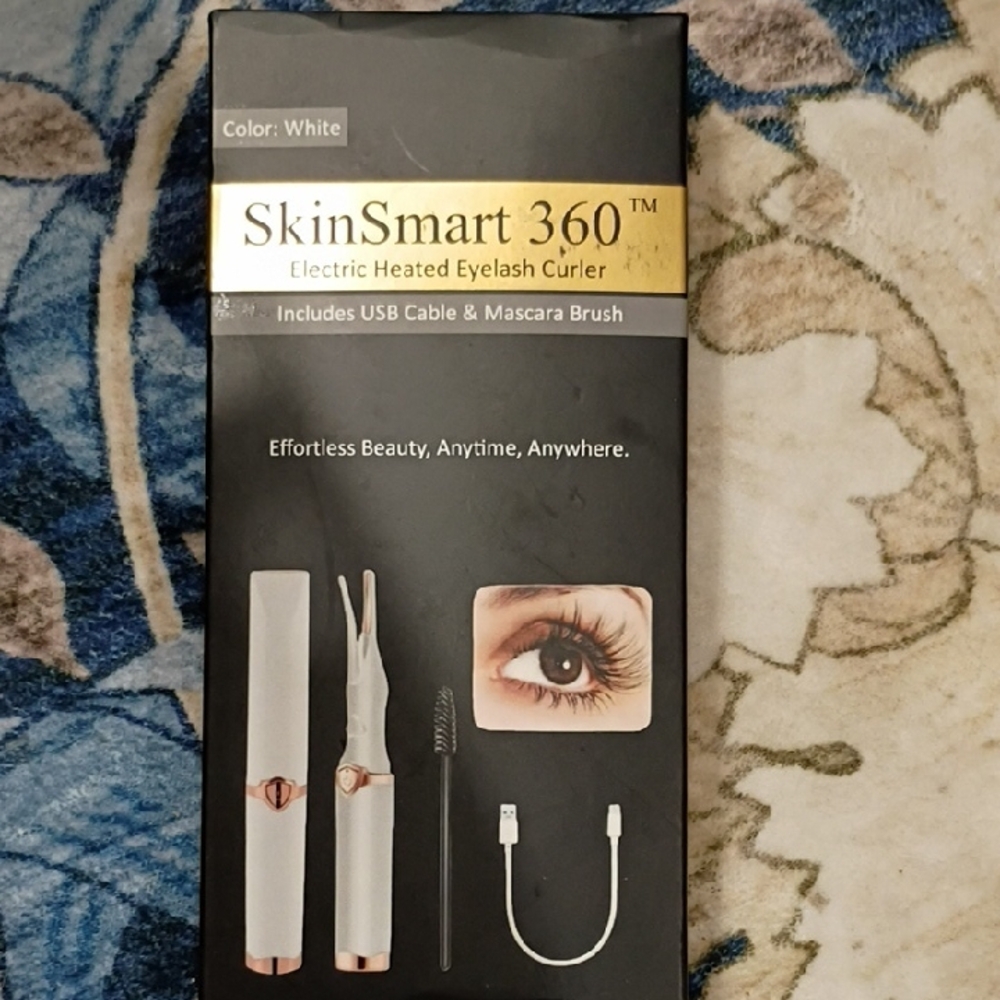 White Electric Heated Eyelash Curler
